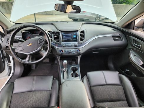 Used 2017 Chevrolet Impala LT image 9