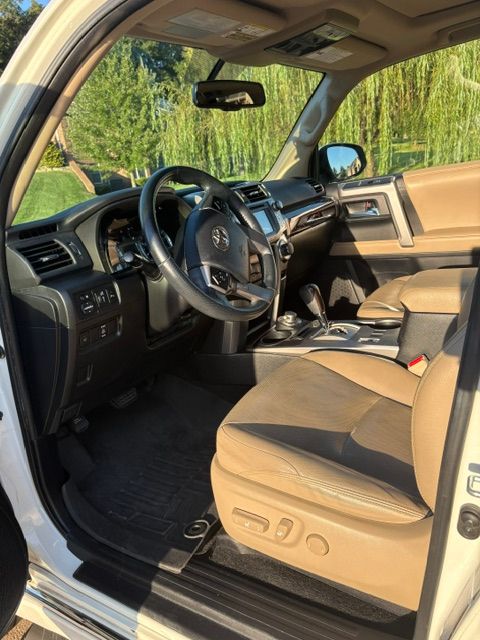 Used 2015 Toyota 4Runner Limited AWD/4WD image 12