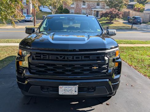 Used 2024 Chevrolet Silverado 1500 Custom image 9