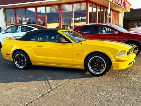 Used 2006 Ford Mustang GT Premium RWD image 4