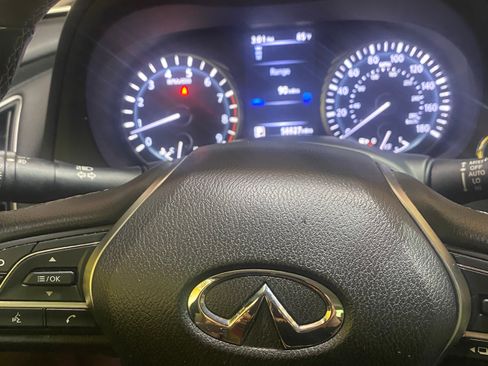 Used 2019 INFINITI Q50 Luxe w/ Essential Package (3.0T Luxe) RWD image 10