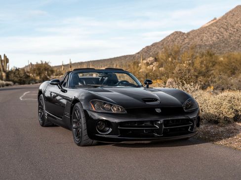 Used 2004 Dodge Viper SRT-10 RWD image 23