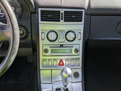 Used 2005 Chrysler Crossfire Limited image 8