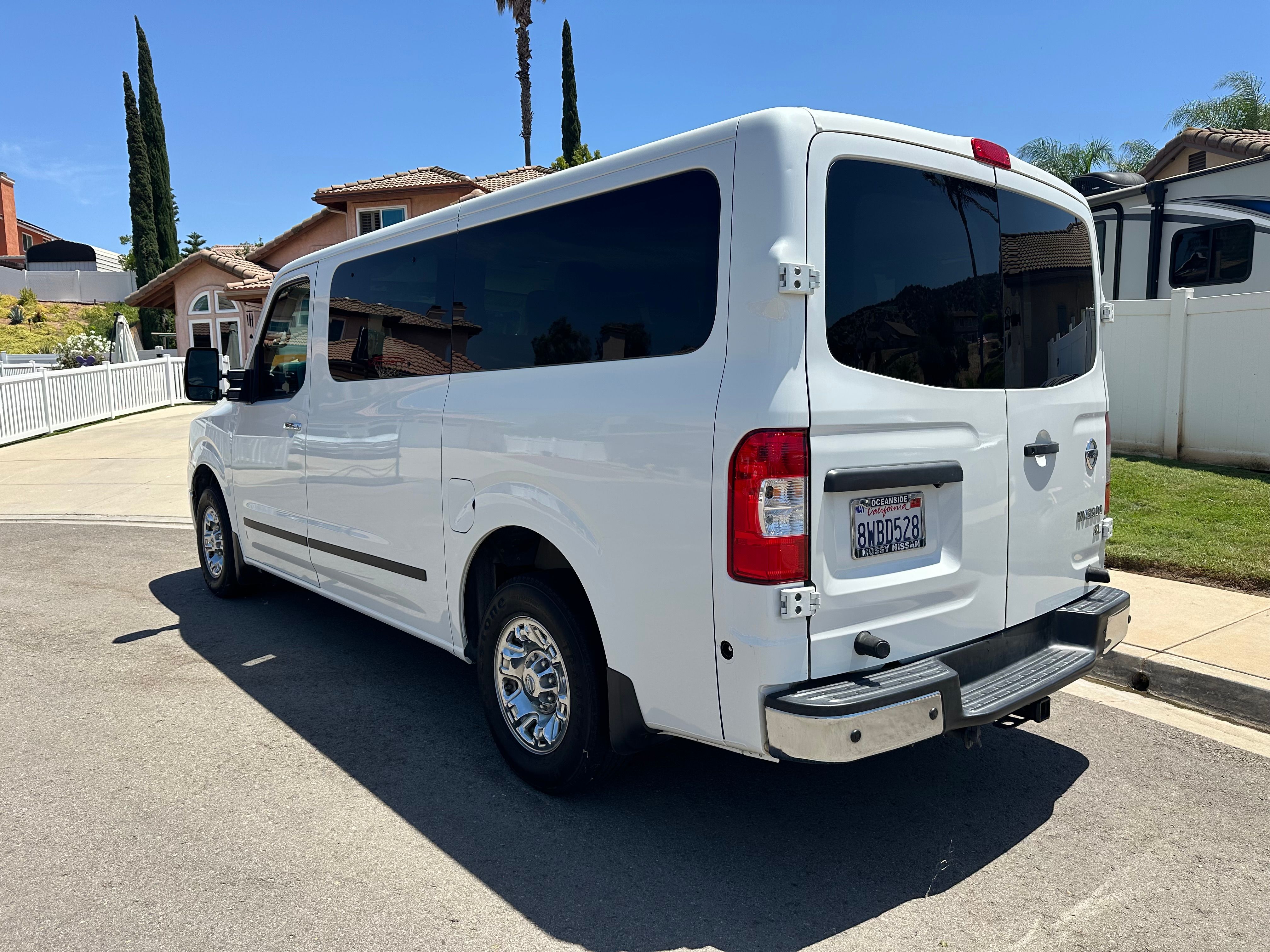 Used 2021 Nissan NV 3500 SL RWD image 4