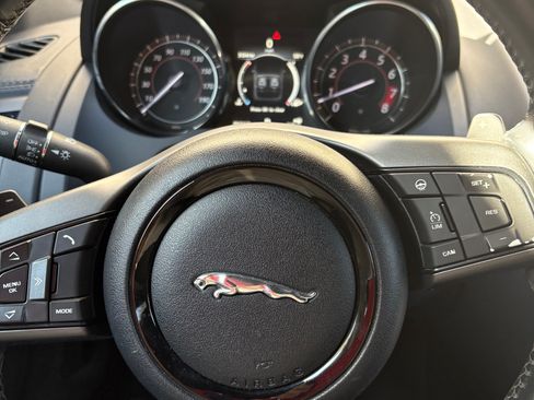Used 2016 Jaguar F-TYPE Convertible image 18