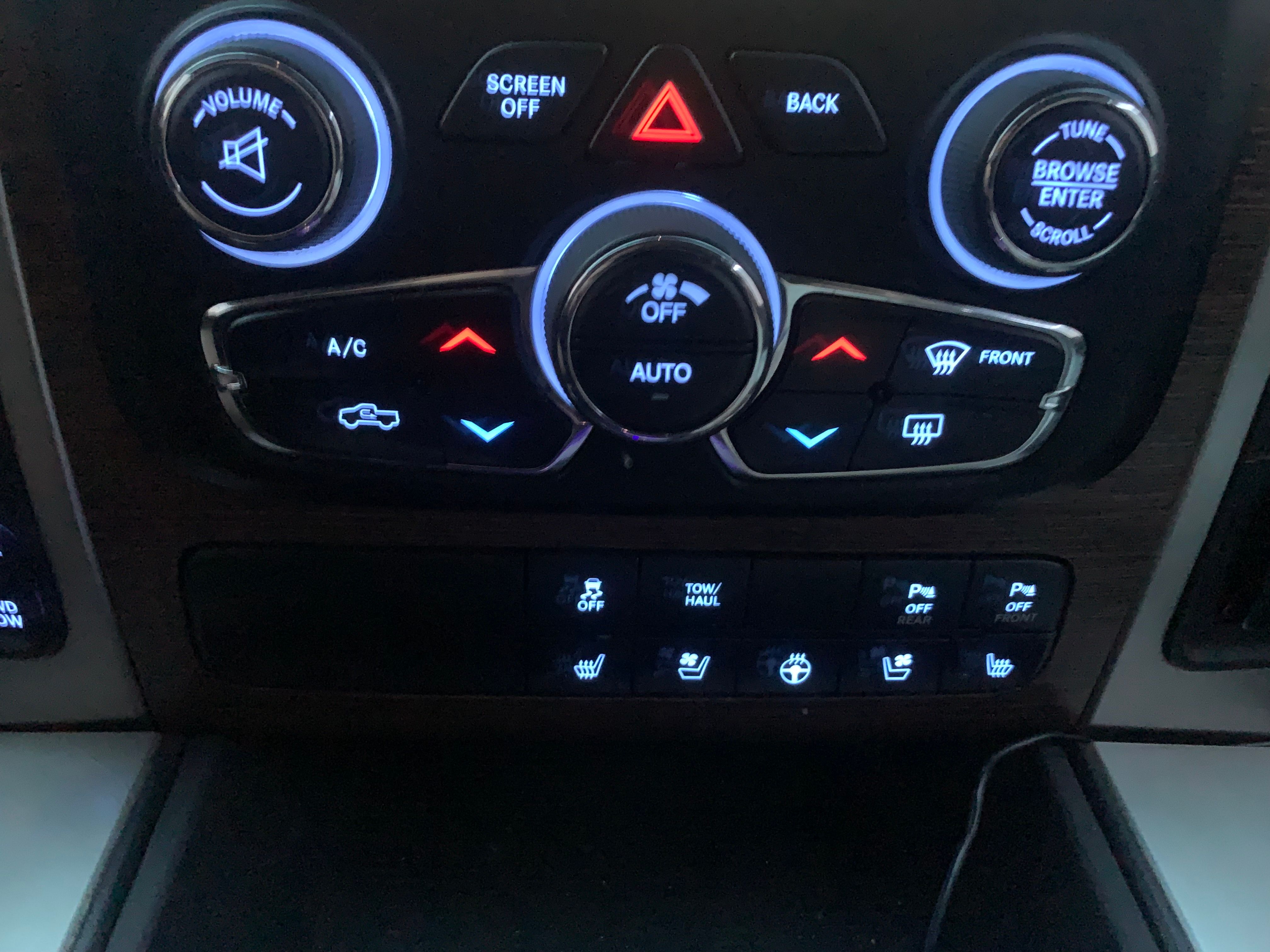Used 2017 RAM 1500 Laramie w/ Convenience Group AWD/4WD image 17