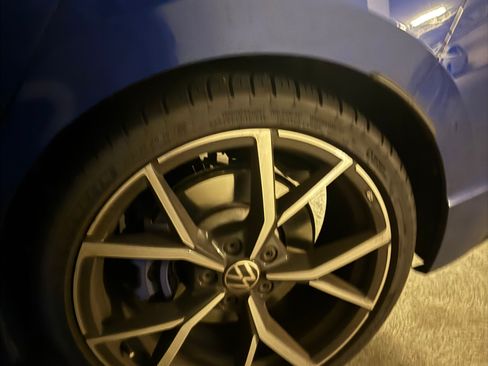 Used 2024 Volkswagen Golf R image 6