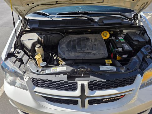 Used 2019 Dodge Grand Caravan GT image 14