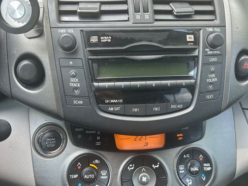 Used 2011 Toyota RAV4 Limited w/ Limited Extra Value Pkg FWD image 10