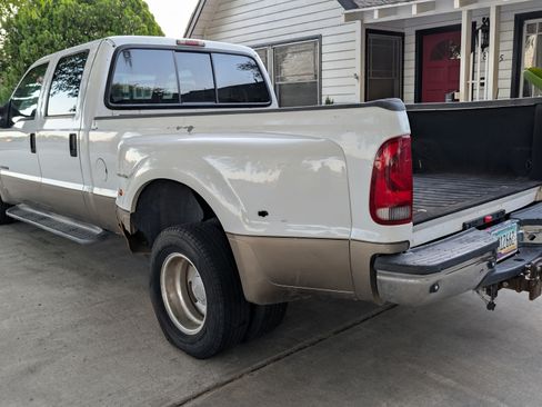 Used 2003 Ford F350 Lariat RWD image 5