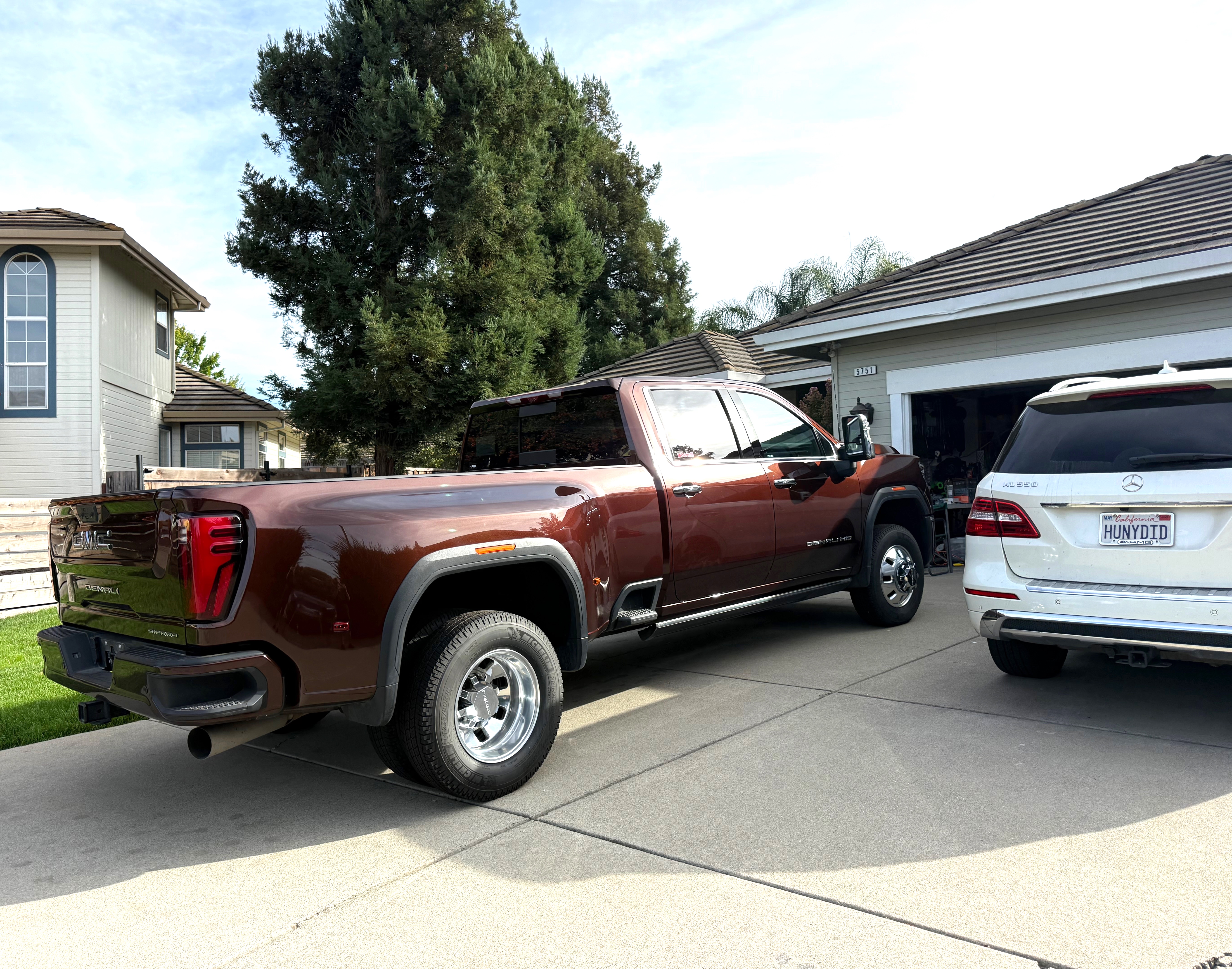Used 2024 GMC Sierra 3500 Denali Ultimate AWD/4WD image 1