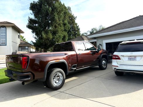 Used 2024 GMC Sierra 3500 Denali Ultimate AWD/4WD image 1