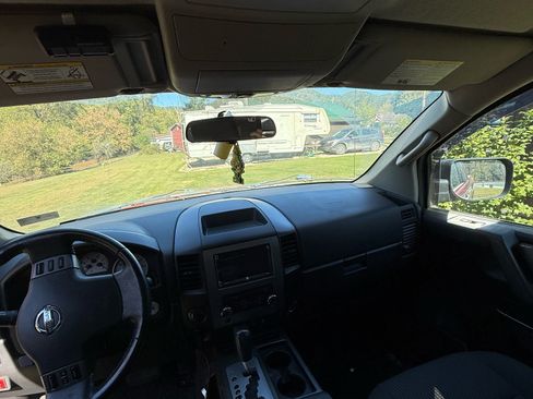 Used 2012 Nissan Titan SV w/ Sport Appearance Pkg image 10