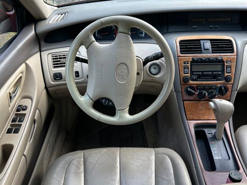 Used 2001 Toyota Avalon XL image 6