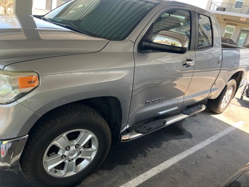 Used 2014 Toyota Tundra SR5 w/ SR5 Upgrade Package RWD image 10