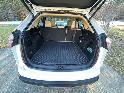 Used 2020 Ford Edge SEL w/ Convenience Package image 8