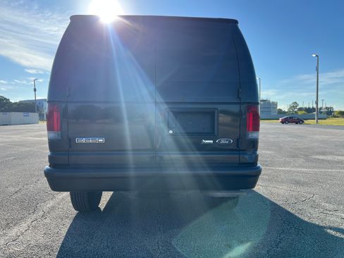 Used 2010 Ford E-250 and Econoline 250 image 8