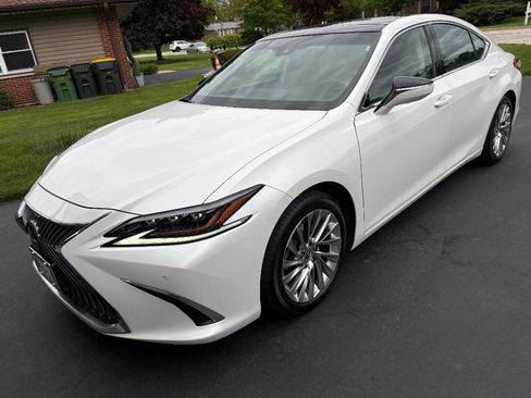 Used 2020 Lexus ES 350 Ultra Luxury w/ Accessory Package 2 FWD image 4