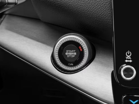 Used 2024 Jeep Wagoneer L Series II image 2