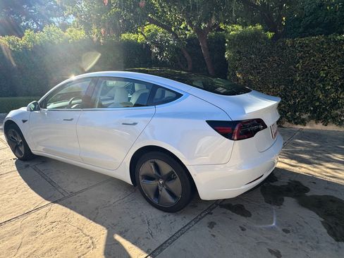 Used 2019 Tesla Model 3 Standard Range Plus image 23