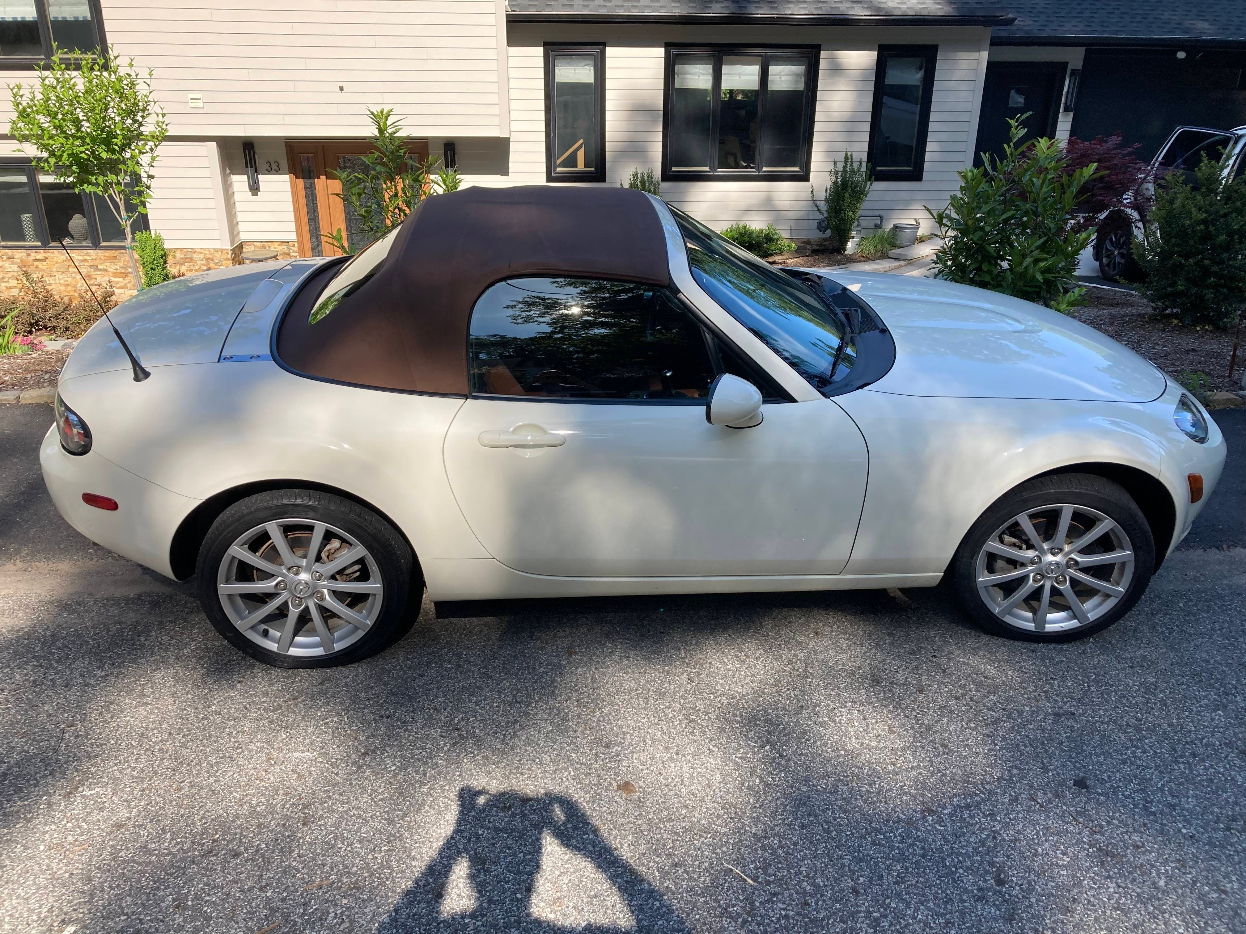 Used 2007 MAZDA MX-5 Miata Grand Touring RWD image 2