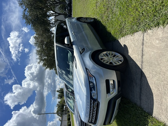 Used 2015 Land Rover Range Rover Sport HSE AWD/4WD image 11