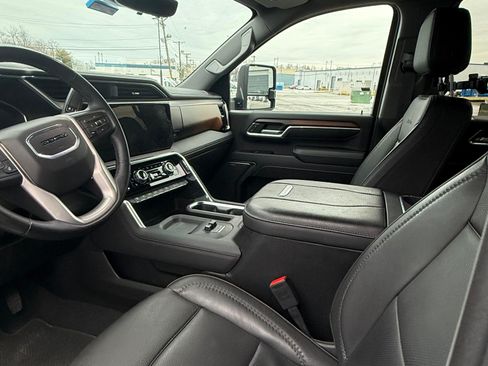 Used 2025 GMC Sierra 2500 Denali w/ Denali Reserve Package image 14