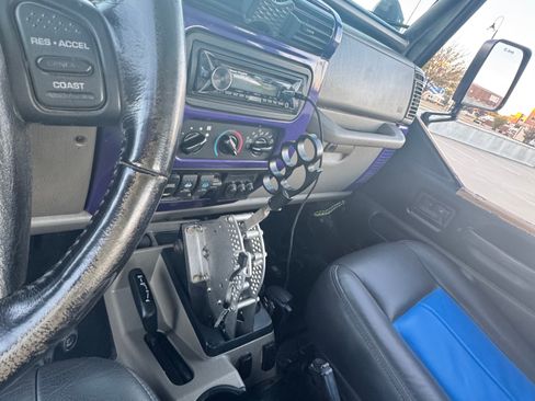 Used 2005 Jeep Wrangler Rubicon w/ Security Group image 8