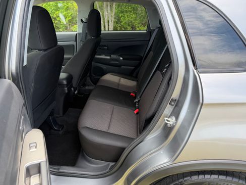 Used 2018 Mitsubishi Outlander Sport ES FWD image 9