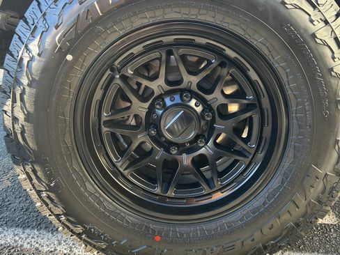 Used 2024 Chevrolet Silverado 1500 LT image 5