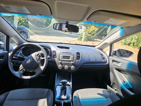 Used 2017 Kia Forte LX image 5