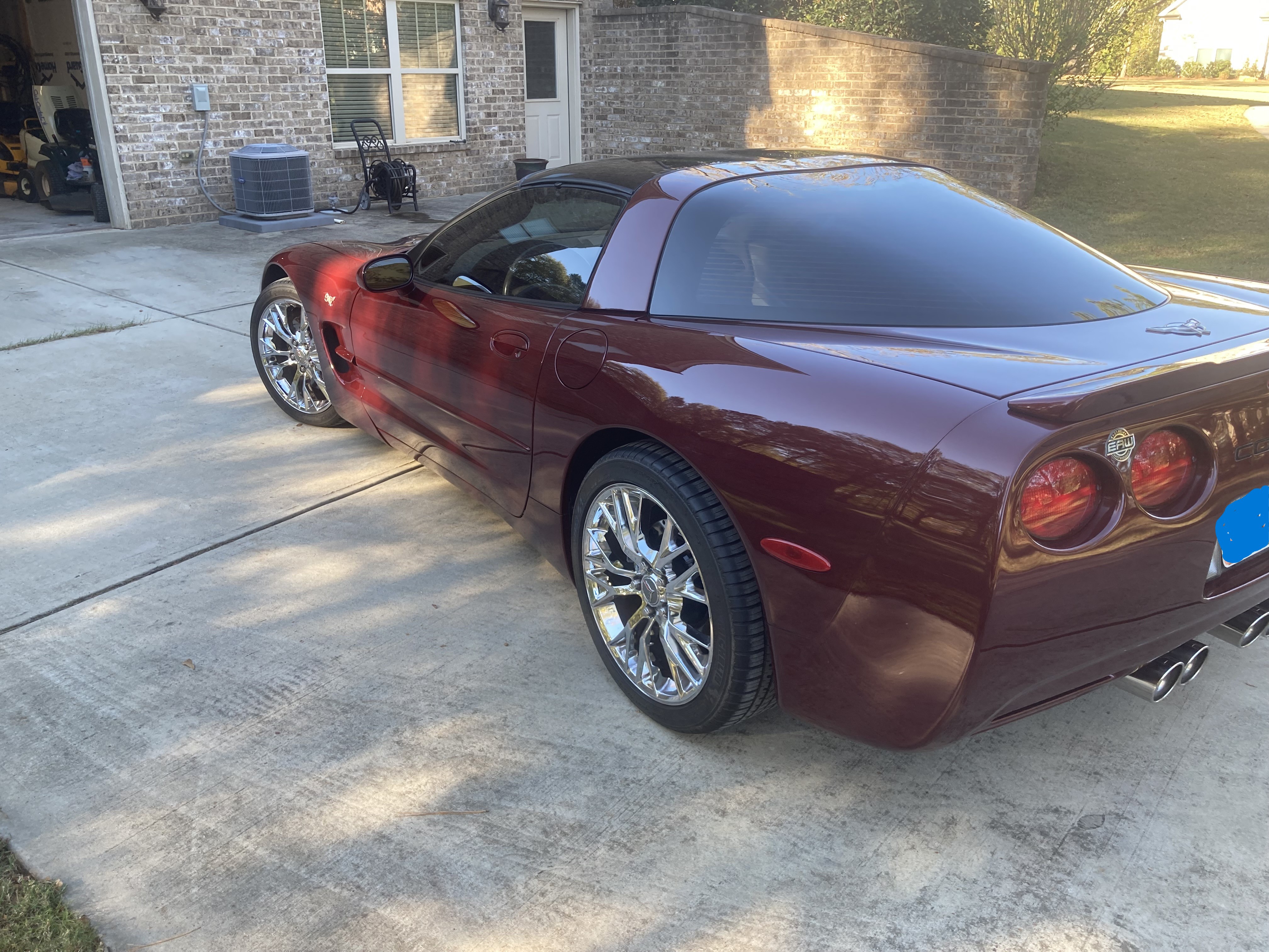 Used 2003 Chevrolet Corvette Coupe w/ Preferred Equipment Group RWD image 9