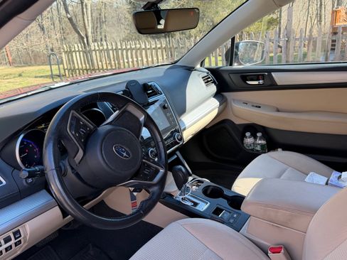 Used 2018 Subaru Outback 2.5i Premium image 6