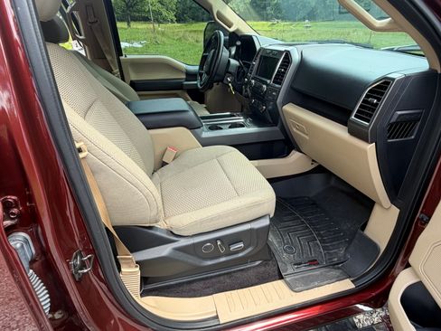 Used 2017 Ford F150 XLT w/ Equipment Group 302A Luxury AWD/4WD image 9