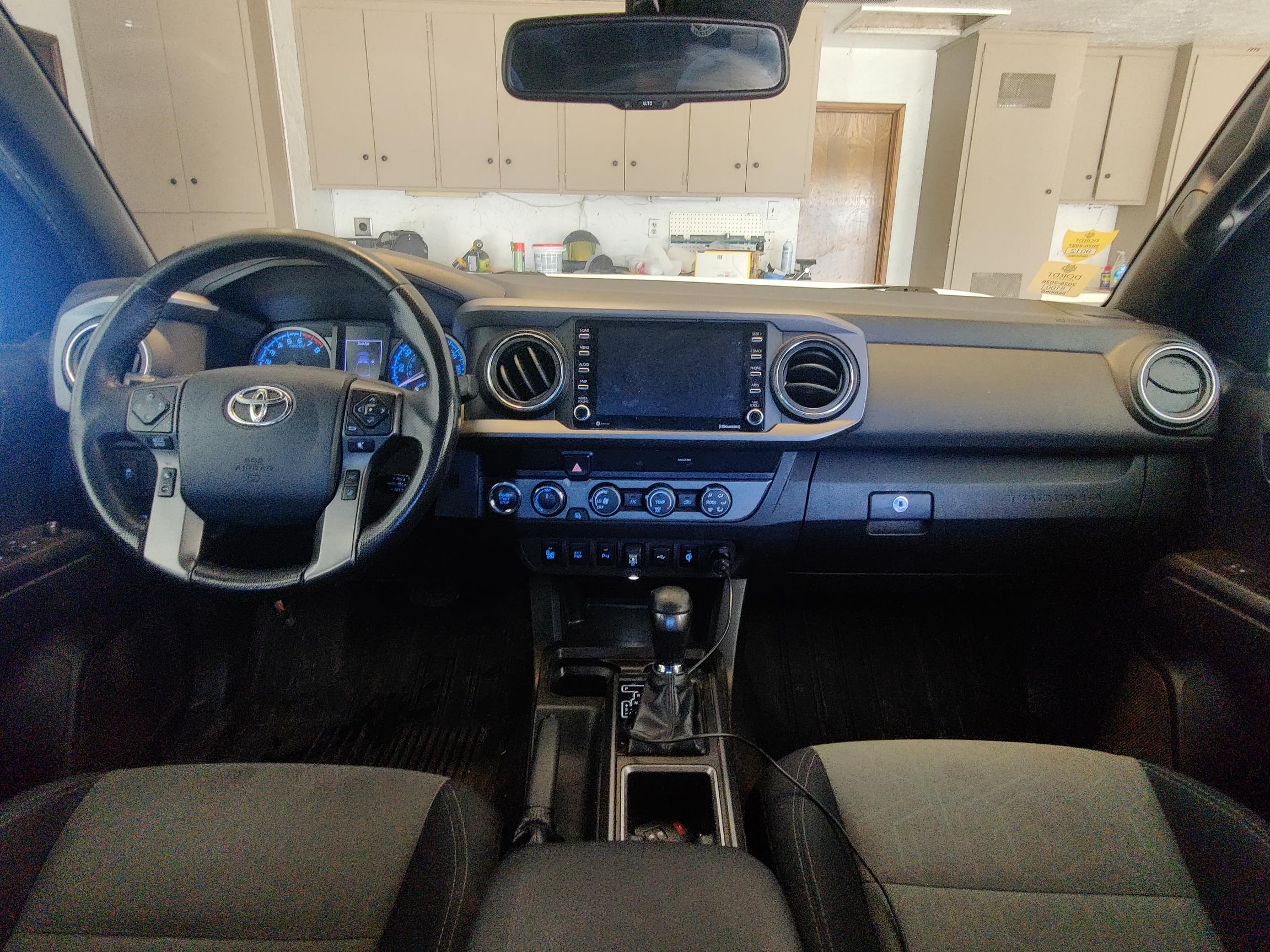 Used 2020 Toyota Tacoma TRD Off-Road w/ Technology Package AWD/4WD image 12