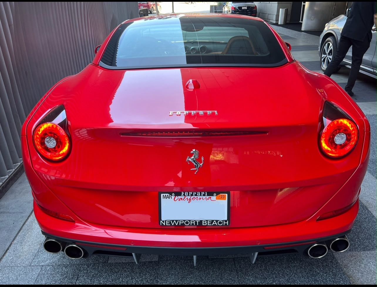 Used 2017 Ferrari California T RWD image 8