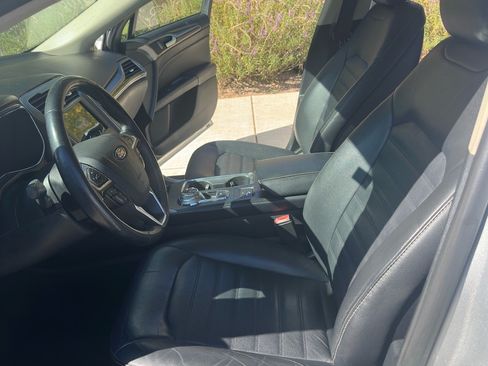 Used 2017 Ford Fusion Energi SE image 10