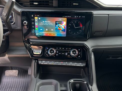 Used 2025 GMC Sierra 2500 AT4X w/ AT4X AEV Edition image 18