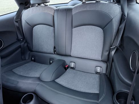 Used 2015 MINI Cooper S image 11