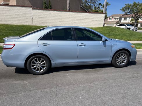 Used 2011 Toyota Camry Hybrid Sedan 4D image 1