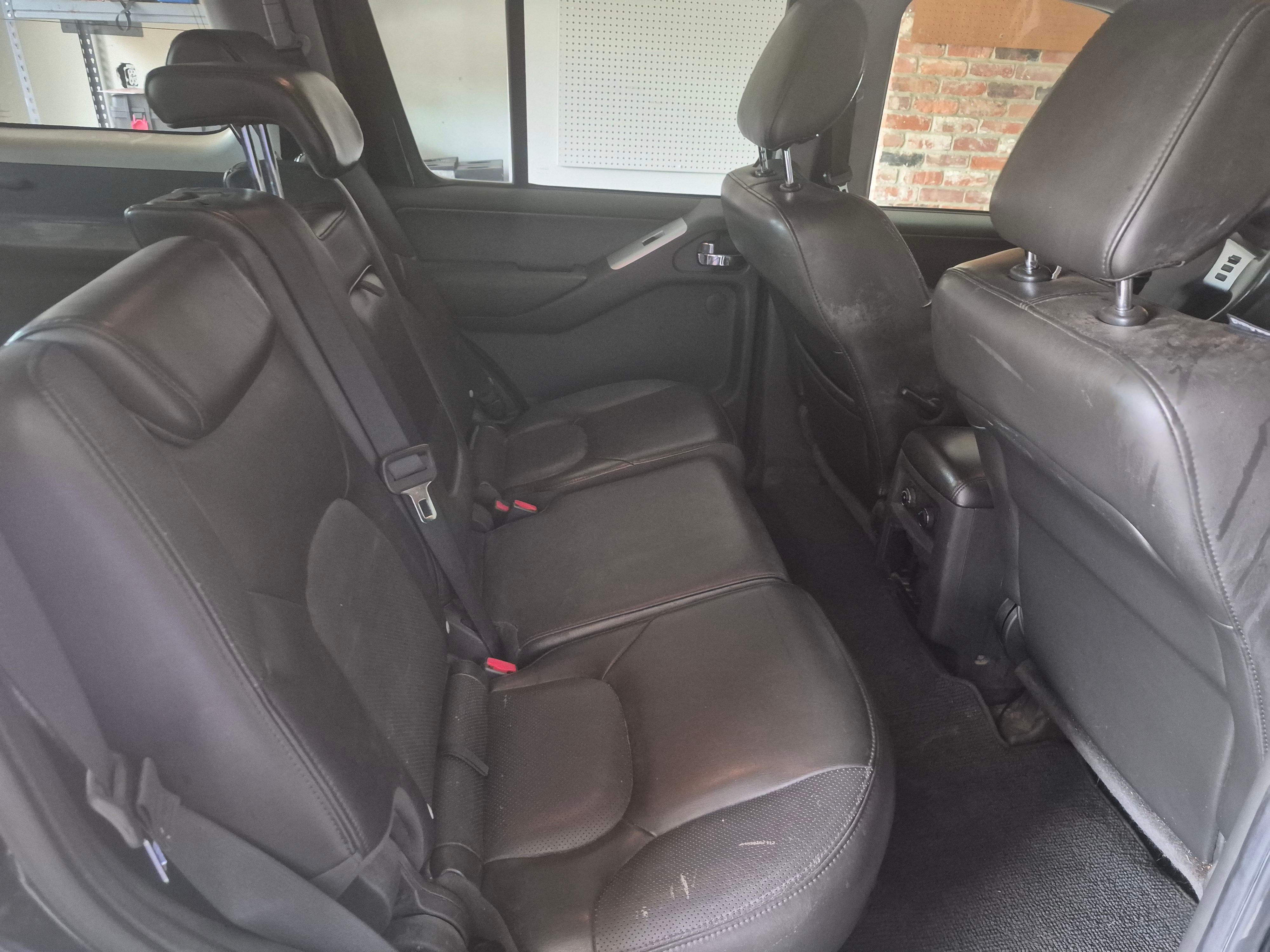 Used 2011 Nissan Pathfinder Silver w/ Protection Pkg AWD/4WD image 6