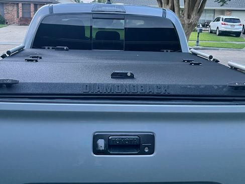 Used 2020 Toyota Tacoma TRD Off-Road AWD/4WD image 6