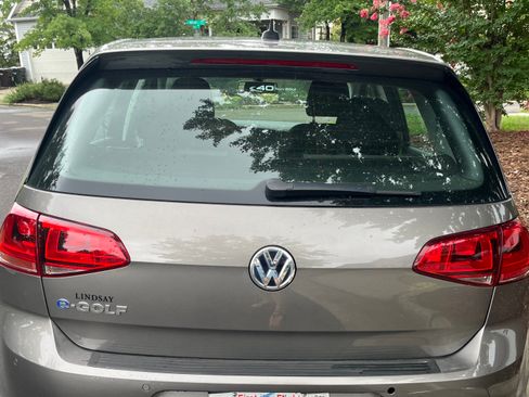 Used 2015 Volkswagen e-Golf Limited Edition FWD image 2