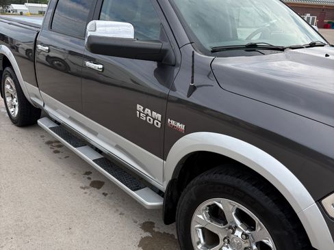 Used 2018 RAM 1500 Laramie AWD/4WD image 2