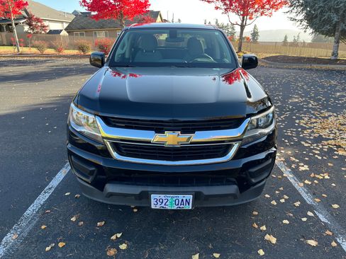 Used 2019 Chevrolet Colorado W/T w/ WT Convenience Package image 2
