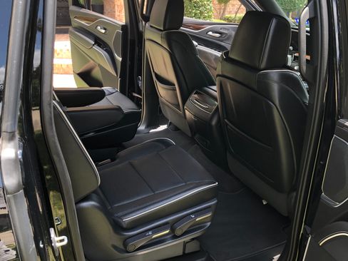 Used 2023 Cadillac Escalade ESV Premium Luxury w/ Performance Package AWD/4WD image 20