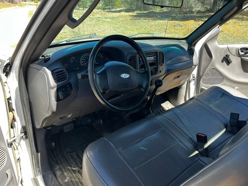 Used 2003 Ford F150 XL RWD image 10