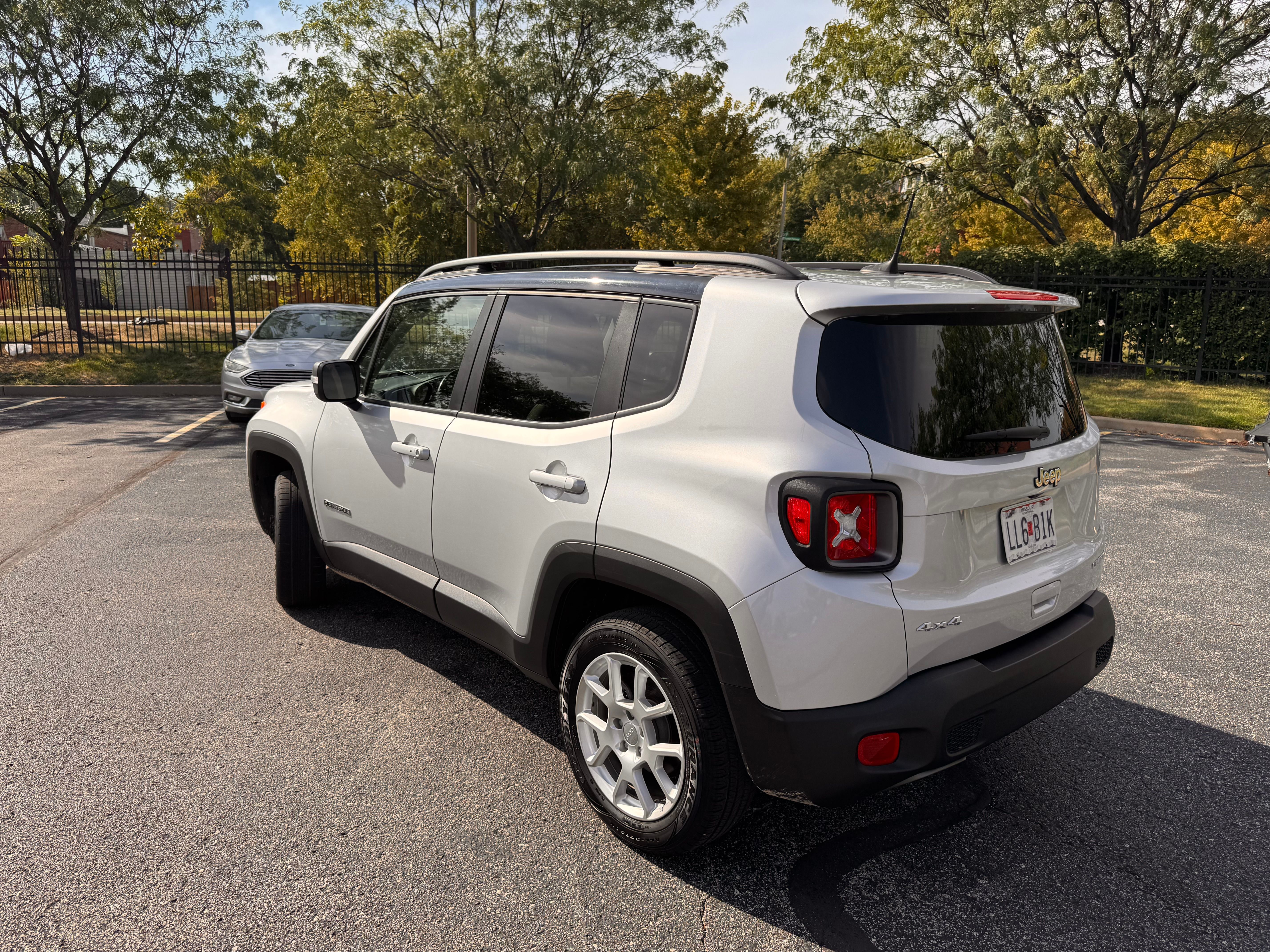 Used 2021 Jeep Renegade Limited AWD/4WD image 6
