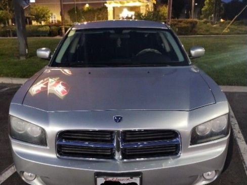 Used 2010 Dodge Charger SXT image 11