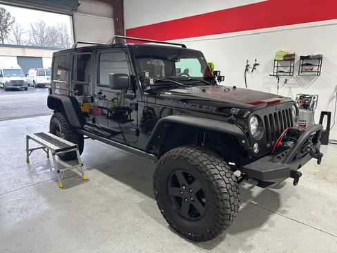 Used 2017 Jeep Wrangler Unlimited Sport image 4